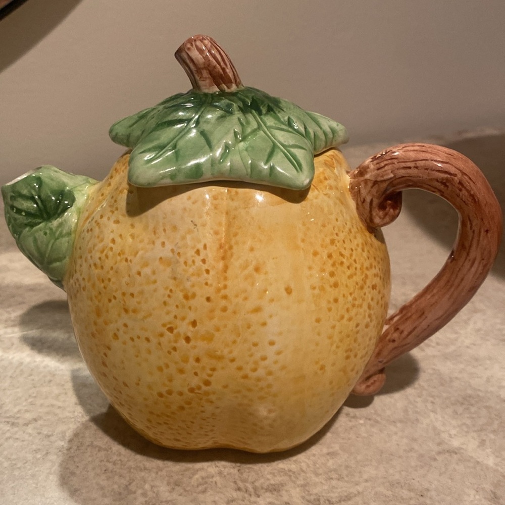 Vintage Little Lemon 🍋 Teapot